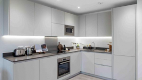 Newly Furnished 3 Bedroom Apartment